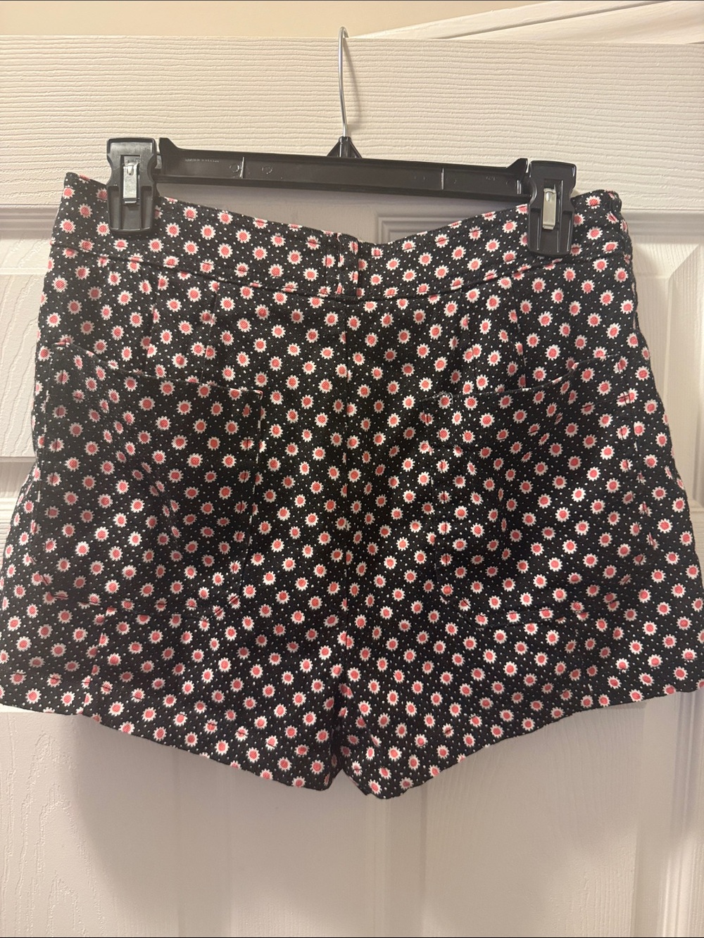 Mauve Black Daisy-Print High Waist Shorts size 29 LNC - Picture 3 of 7